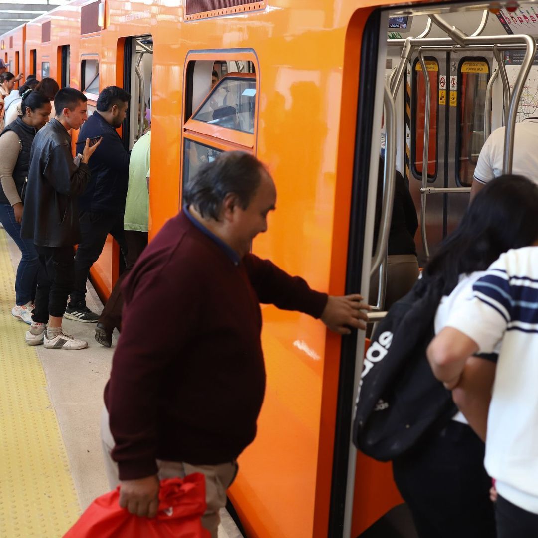 Usuarios de la Línea 1 del Metro CDMX. Foto: Cuartoscuro/ Archivo